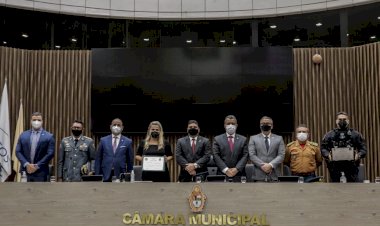 Servidores da PC-AM são homenageados pela passagem do Dia do Policial Civil durante sessão especial na CMM