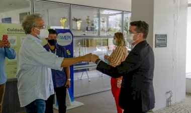 Retorno de aulas híbridas da rede municipal de Manaus é adiado para o dia 18 de maio