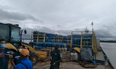 Balsa transportando mais de 7 mil botijas de gás de maneira irregular é apreendida