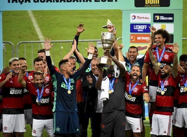 Com time misto, Flamengo vence o Volta Redonda e conquista a Taça Guanabara