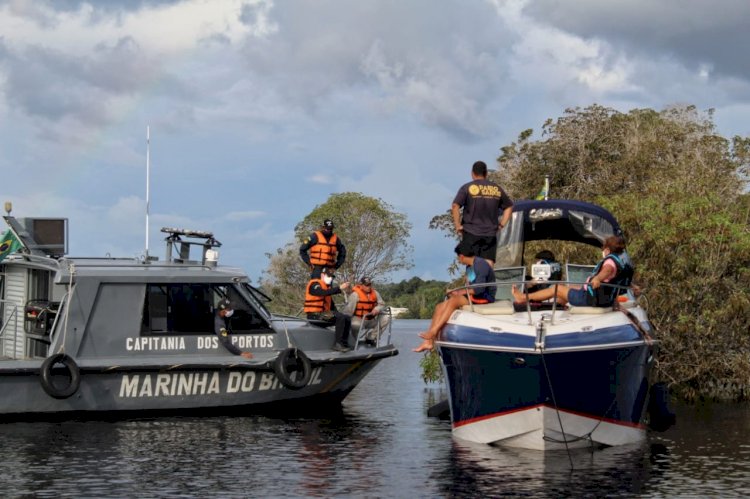 Dois flutuantes são autuados pela CIF neste domingo (25/04)