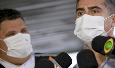 David Almeida fiscaliza construção de ‘feira flutuante’ para receber permissionários da Manaus Moderna