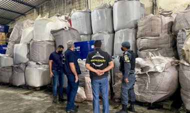 Procon-AM e PMAM apreendem mais de 150 toneladas de açúcar e 30 mil frascos de álcool em gel vencidos em distribuidora no bairro Jorge Teixeira