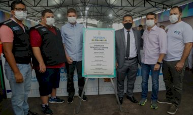 Primeira ‘feira flutuante’ do país, é inaugurada na Manaus Moderna