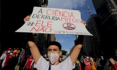 Manifestantes fazem atos contra Bolsonaro e a favor da vacina: veja fotos dos protestos pelo Brasil