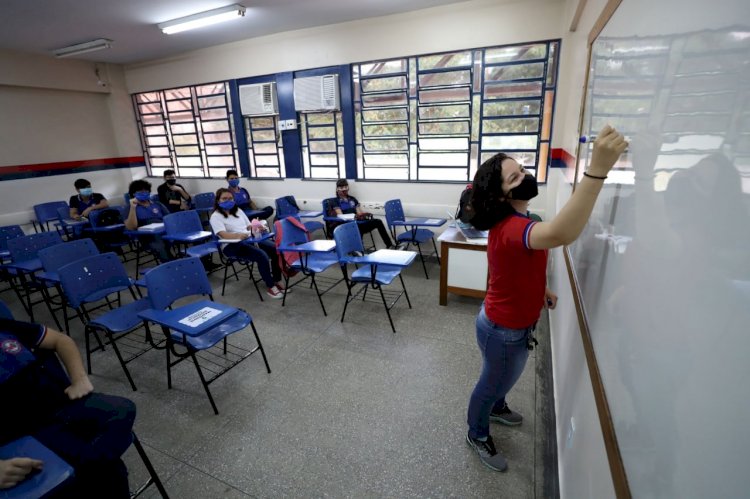 Secretaria de Educação oferece 2,4 mil vagas em cursos de qualificação a professores e pedagogos da rede estadual