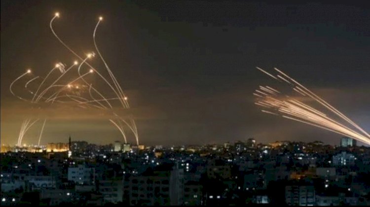 Conflito entre Israel e palestinos: a impressionante foto que mostra luta entre Domo de Ferro de Israel e mísseis do Hamas
