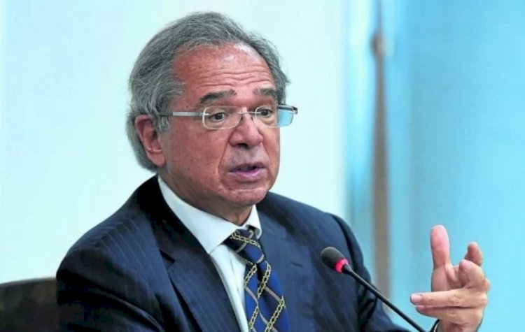 Governo estuda perdoar dívidas tributárias de pequenas empresas, diz Guedes