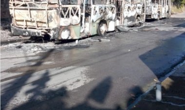 Homens encapuzados tocaram fogo e causaram destruição, durante a madrugada em Manaus. 