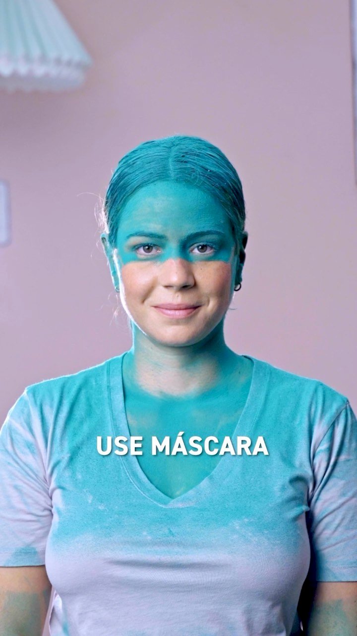 Leandra Leal faz campanha para mostrar a eficácia das máscaras mais indicadas