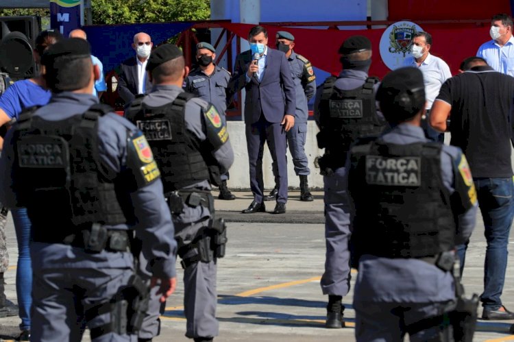 Wilson Lima anuncia início do pagamento de abono fardamento para policiais militares e bombeiros