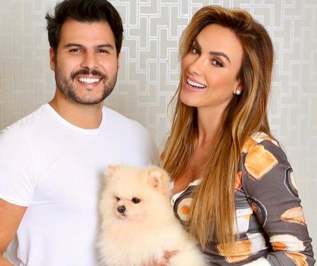 Nicole Bahls confirma fim do casamento com Marcelo Bimbi: "Que ele seja feliz"