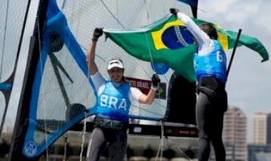 Brasileiras Martine e Kahena conquistam medalha de ouro na vela e são bicampeãs