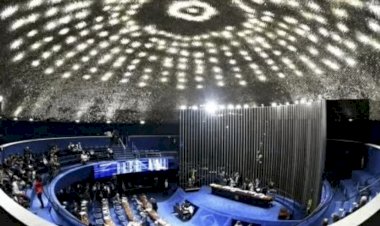 Senado aprova texto-base do projeto que revoga a Lei de Segurança Nacional