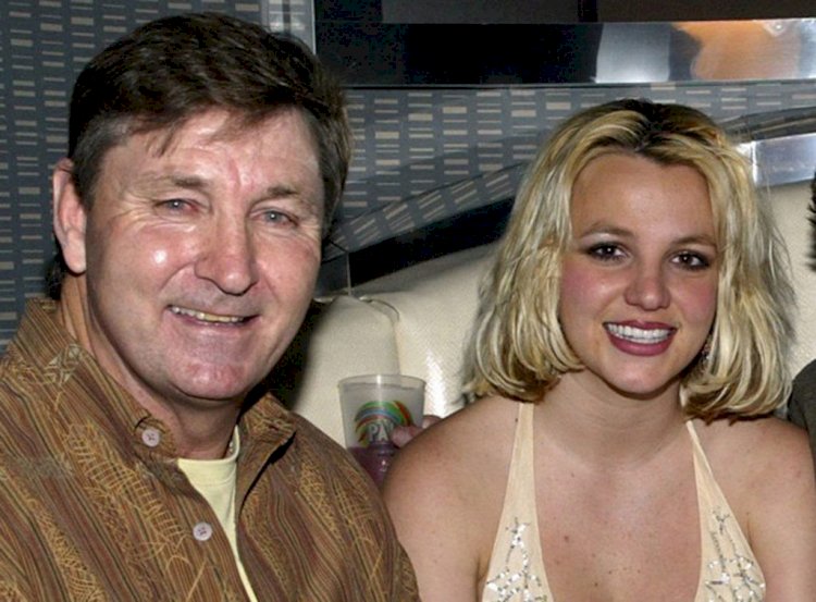 #FreeBritney: pai de Britney Spears renuncia ao cargo de tutor da cantora
