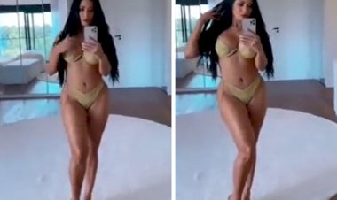 Simaria posa de lingerie nude em quarto de hotel