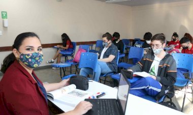 Governo do Amazonas aprova criação de 14º e 15º salários para professores na Aleam