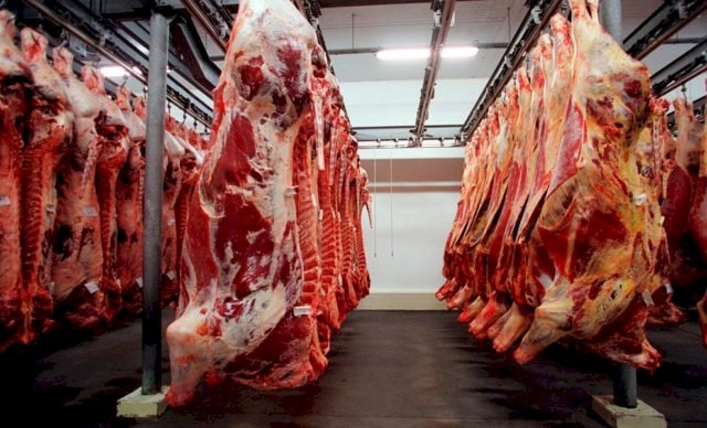 Chanceler pede a ministro chinês fim do veto à carne brasileira