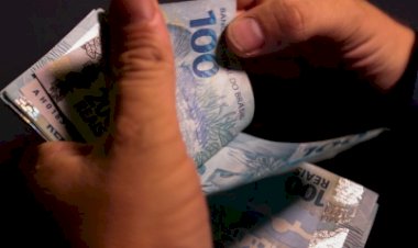 Com revisão do INPC, governo eleva a R$ 1.210 salário mínimo para 2022