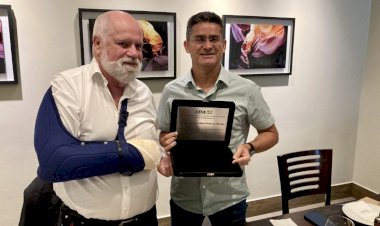 Prefeito David Almeida recebe homenagem de empresários do setor imobiliário