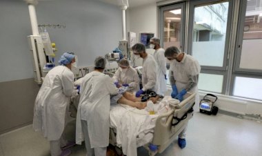 Variante Ômicron está se espalhando 'na velocidade de um raio', alerta primeiro-ministro da França