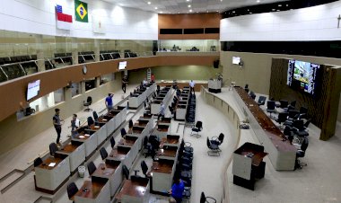Vereadores de Manaus aprovam aumento na verba de gabinete e número de assessores