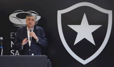 Sócio do Crystal Palace assina pré-contrato para compra da SAF do Botafogo