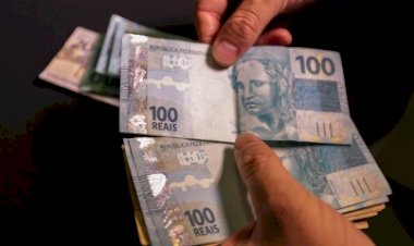 Salário mínimo de R$ 1.212 passa a valer a partir deste sábado (1º)