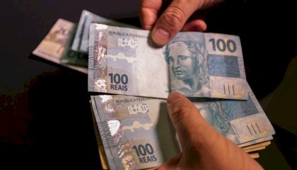 Salário mínimo de R$ 1.212 passa a valer a partir deste sábado (1º)