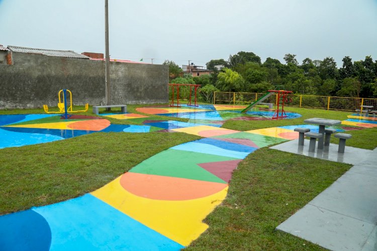 Prefeito David Almeida inaugura praça Domingos Santana da Silva e proporciona espaço recreativo aos moradores do bairro Cidade Nova