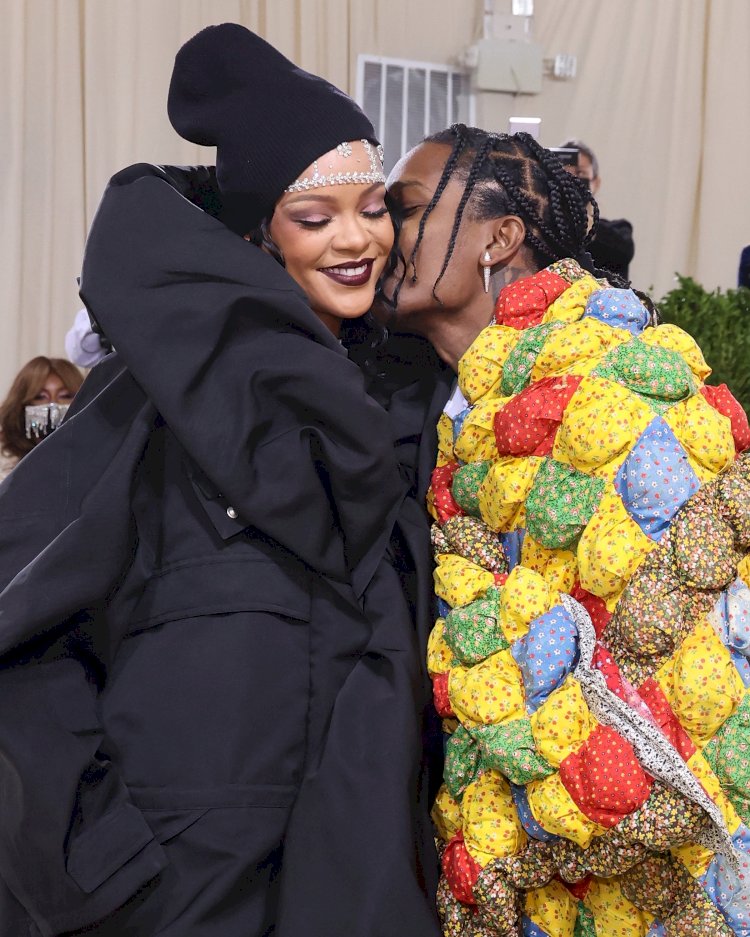 Rihanna está grávida de seu primeiro filho com A$AP Rocky