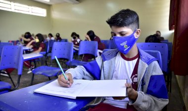 Aulas 100% presenciais da rede estadual do Amazonas retornam com reformulação no Ensino Médio