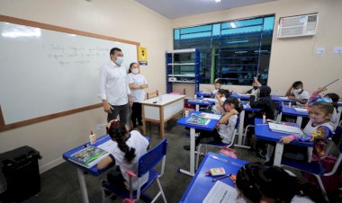 Governador Wilson Lima acompanha início do ano letivo 100% presencial da rede estadual de ensino