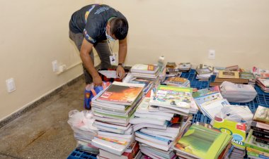 Prefeitura de Manaus inicia coleta de livros usados em ponto instalado no parque ‘Lagoa do Japiim