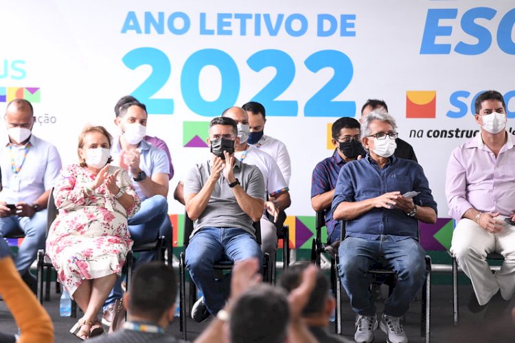 Prefeito David Almeida abre ano letivo para mais de 220 mil alunos da rede municipal