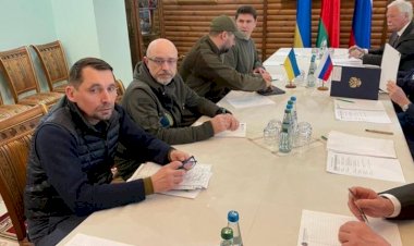 Delegações de Rússia e Ucrânia têm nova reunião; Putin diz que alvos estão sendo atingidos