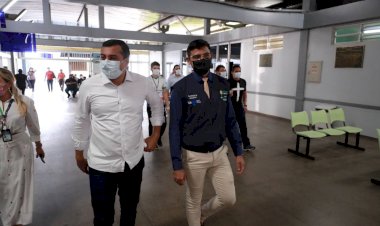 Wilson Lima vistoria obras de reconstrução do Centro Especializado em Reabilitação para pessoas com deficiência