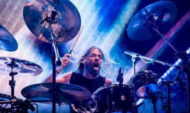 Taylor Hawkins, baterista do Foo Fighters, morre aos 50 anos