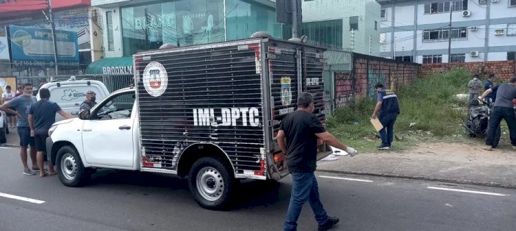 Homem e mulher morrem em acidente de moto em avenida de Manaus