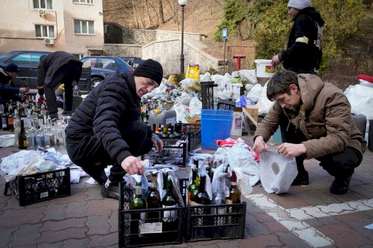 Moradores transformam Kiev em ‘fortaleza’ na tentativa de defender a cidade