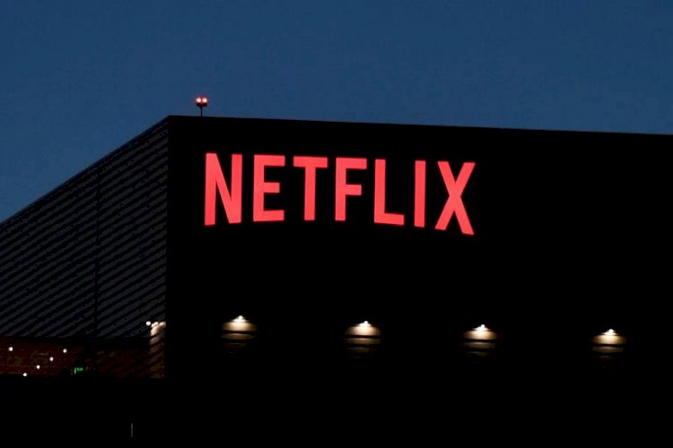 Netflix sabe que usuários compartilham senhas e se prepara para ganhar com isso