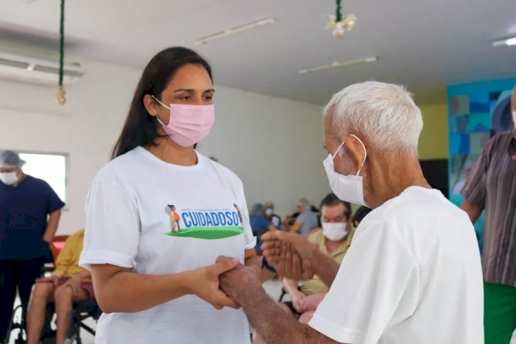 Fundação Dr. Thomas oferta 120 vagas para curso de cuidador de idoso em Manaus