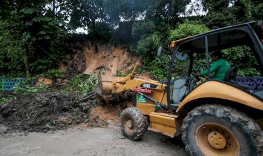 Prefeitura atua de forma emergencial em deslizamento de terra na avenida Mário Ypiranga