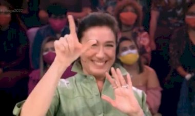 Lilia Cabral faz L ‘de Lula’ na hora de votar no “Domingão com Huck”