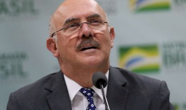 Arma do ex-ministro da Educação Milton Ribeiro dispara acidentalmente no aeroporto de Brasília; funcionária é ferida com estilhaços