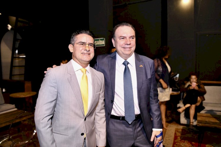 Prefeito David Almeida participa da posse do novo presidente da OAB-AM