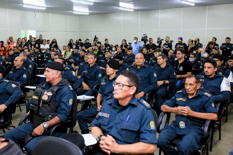 Prefeito David Almeida lança curso de uso de armamento letal para primeira turma de guardas municipais
