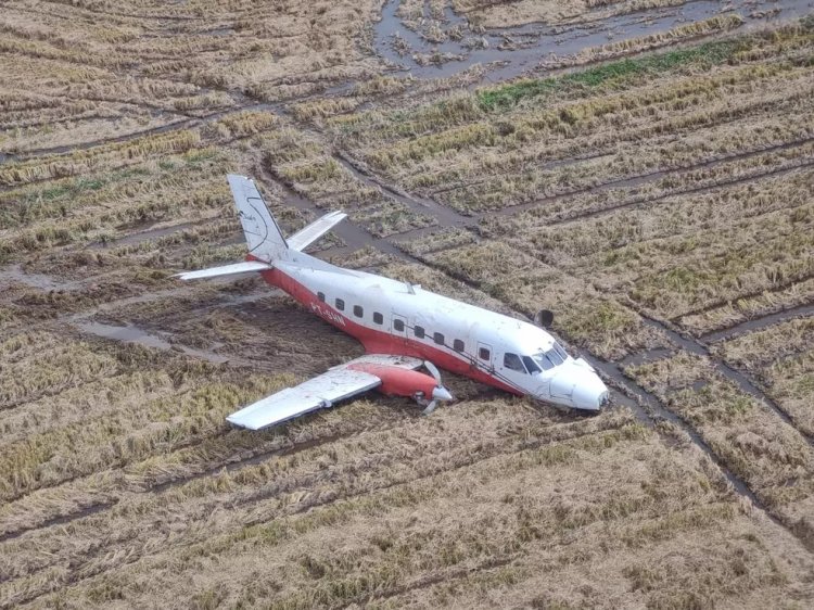 Avião de pequeno porte faz pouso forçado em Eldorado do Sul; piloto teve fratura no braço, diz polícia