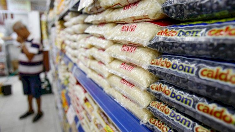 Governo anuncia corte no imposto de importação de arroz, feijão, carne e outros itens