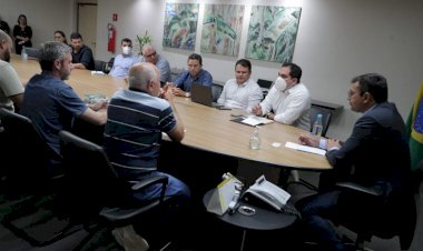 Wilson Lima anuncia auxílio alimentação de R$ 600 e correção de 9,06% em datas-bases a servidores da saúde